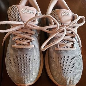 Women's Asics Sz 7 GT-2000 Pink & Silver